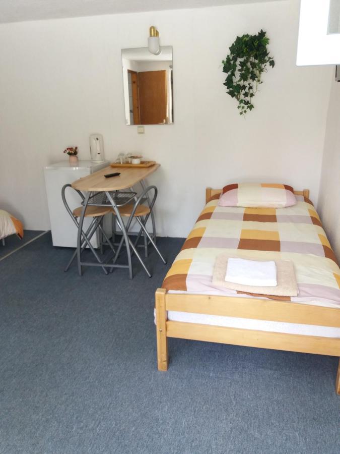 Apartments Family Trauber Korenica Eksteriør billede